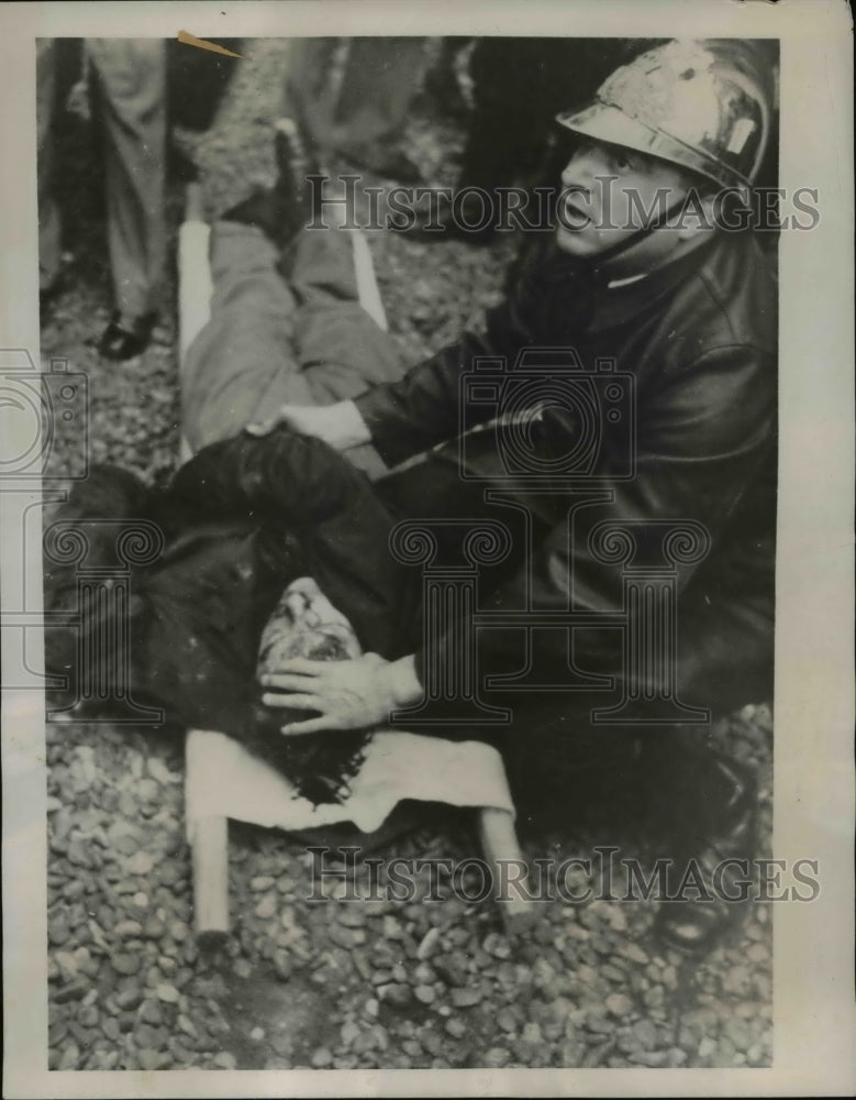 1937 Press Photo Blood Streams from Pembroke Stephens's Head - nee39426