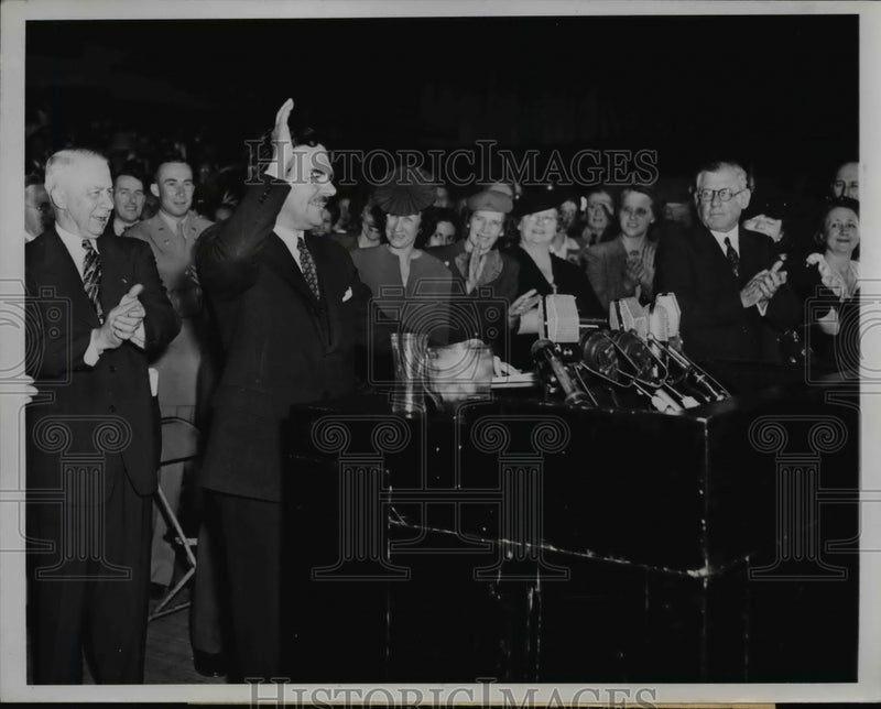 Load image into Gallery viewer, 1944 Press Photo Oklahoma Gov Thomas E. Dewey in Present Western Campaign
