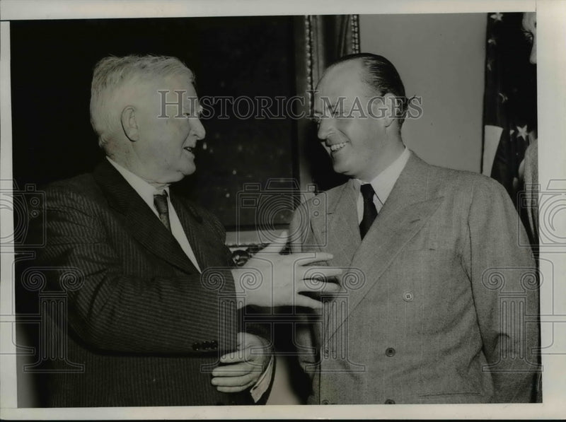Load image into Gallery viewer, 1939 Press Photo Crown Prince Olav of Norway greeted by Vice Pres.Garner
