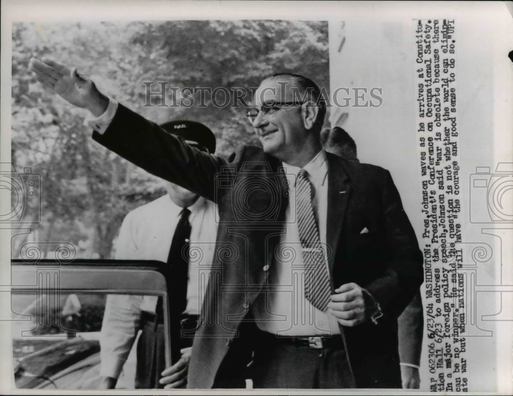 1964 Press Photo Pres Johnson Arrives At Constitution Hall