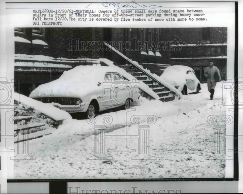 Load image into Gallery viewer, 1962 Press Photo Cars Parked In Front Of Their Homes During Snow Storms
