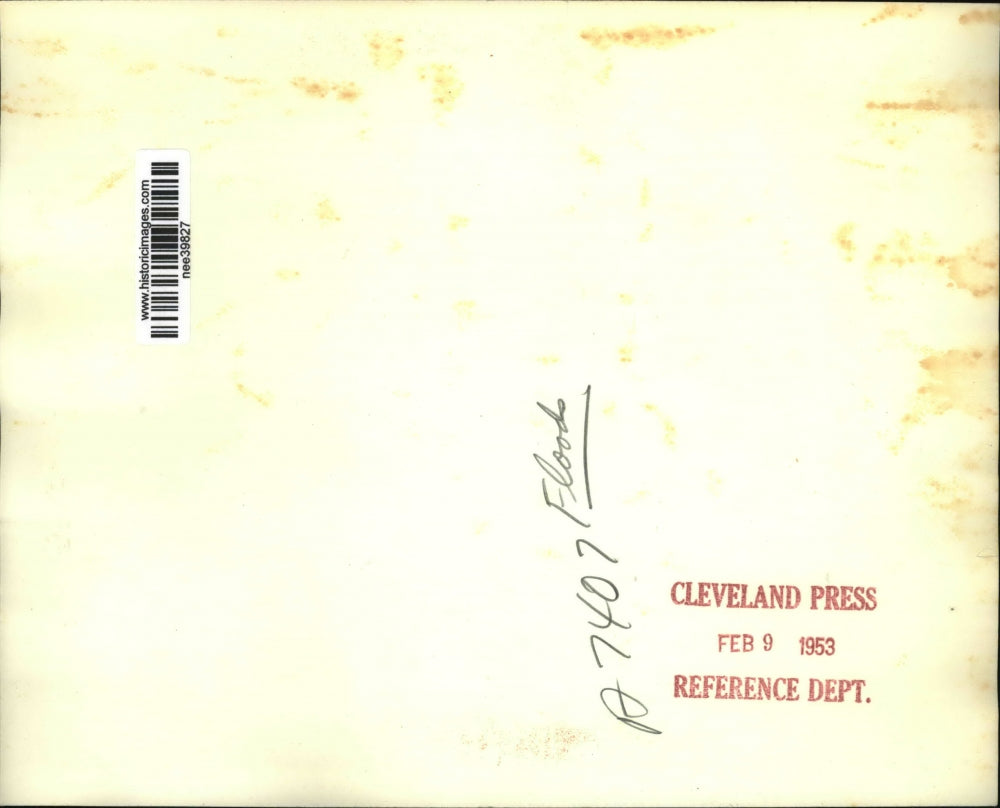 1953 Press Photo An Elderly woman was victim of floods - nee39827