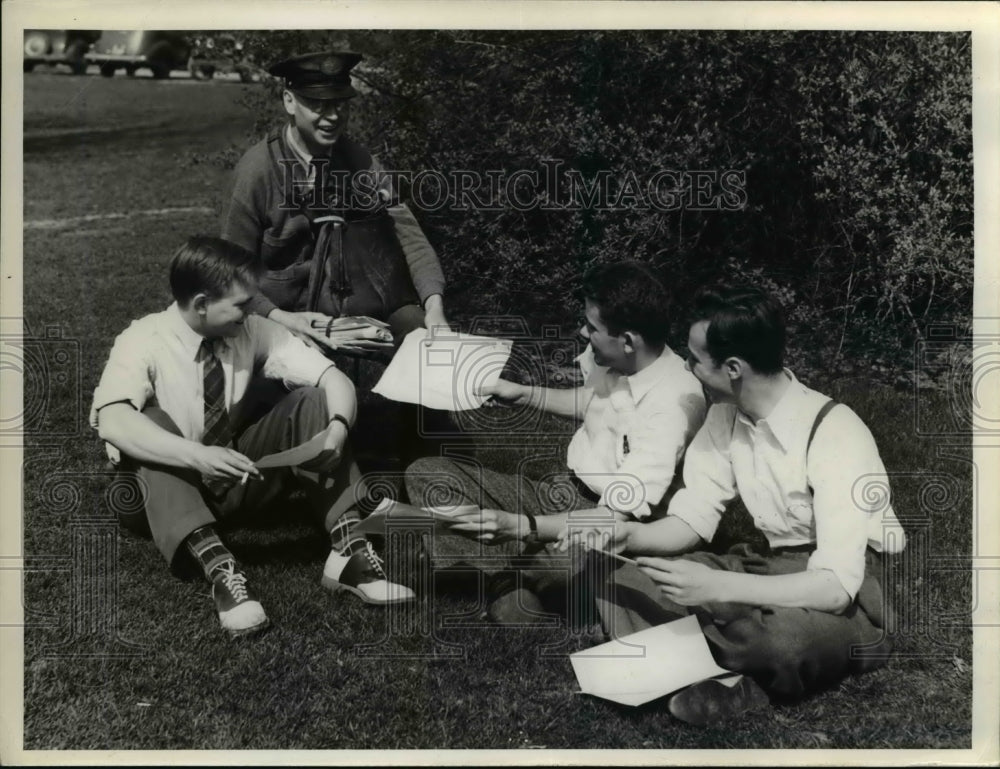 1940 Press Photo Oberlein College work committee