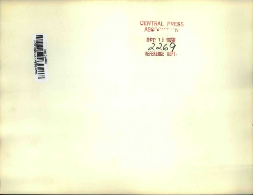 1958 Press Photo Marian Ann McKnight&Army Pvt Gareth Moneilo Carmody, Burbank CA