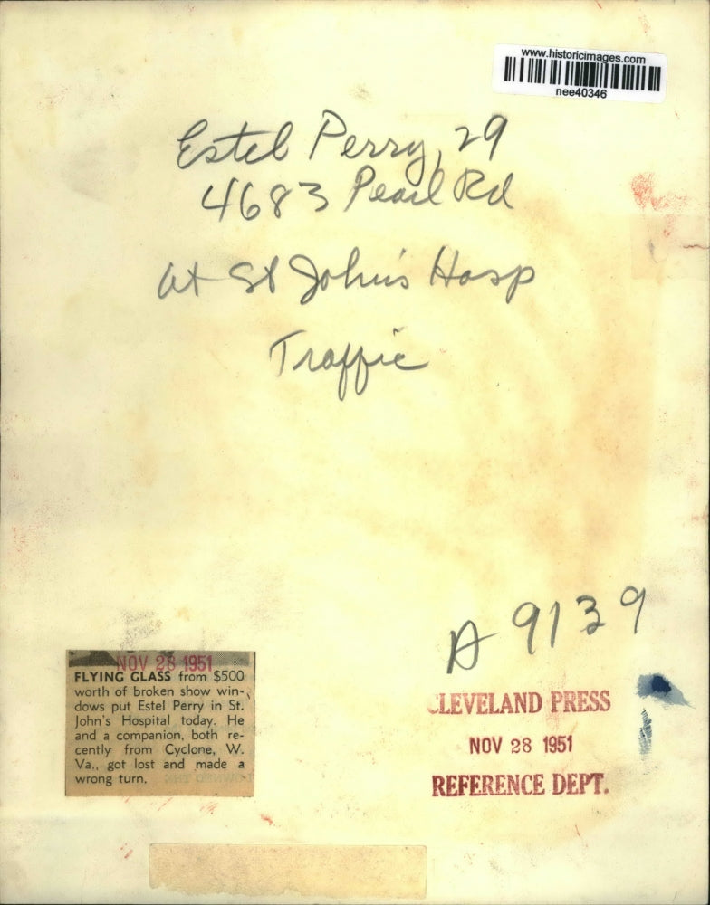 1951 Press Photo Estel Perry in st. John's Hospital after the accident