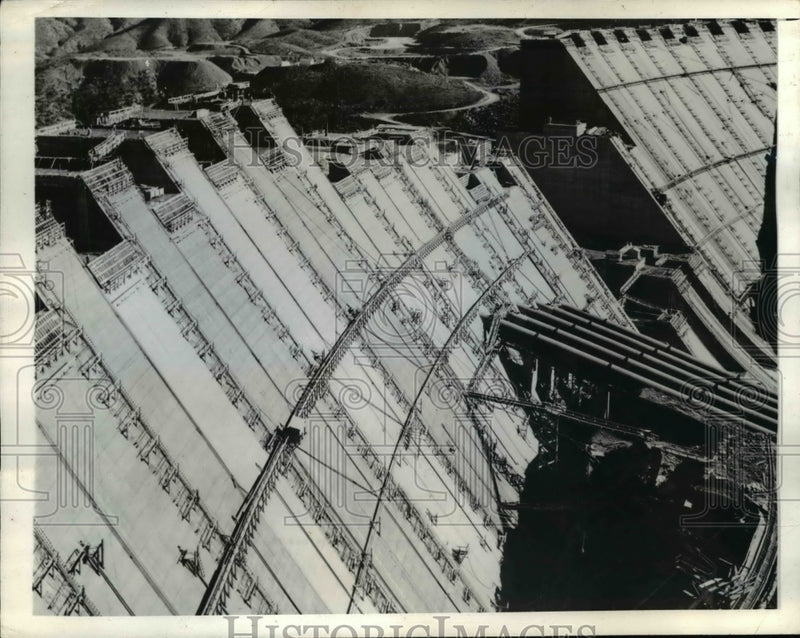 Load image into Gallery viewer, 1943 Press Photo of the Shasta Dam in Redding, California.
