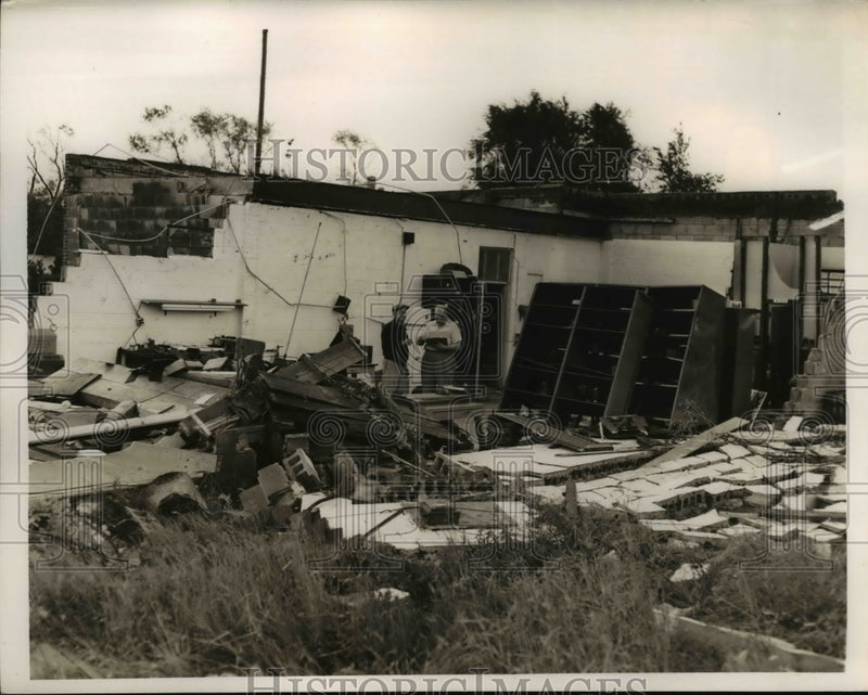 Load image into Gallery viewer, 1953 Press Photo Weschler Electric Company Destroyed - nee40514

