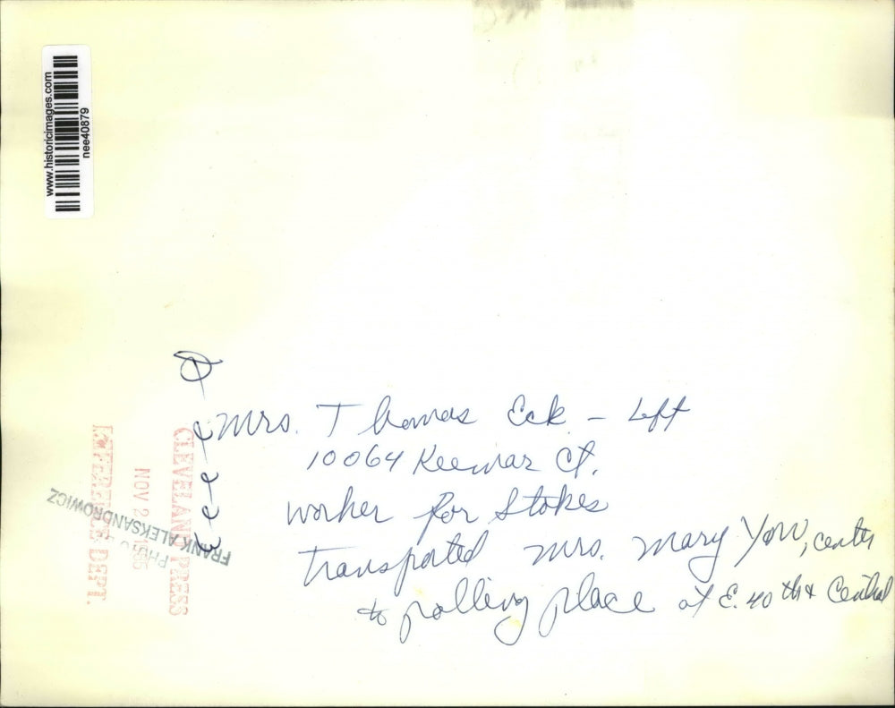 1965 Press Photo Mrs Thomas and Mary Yow