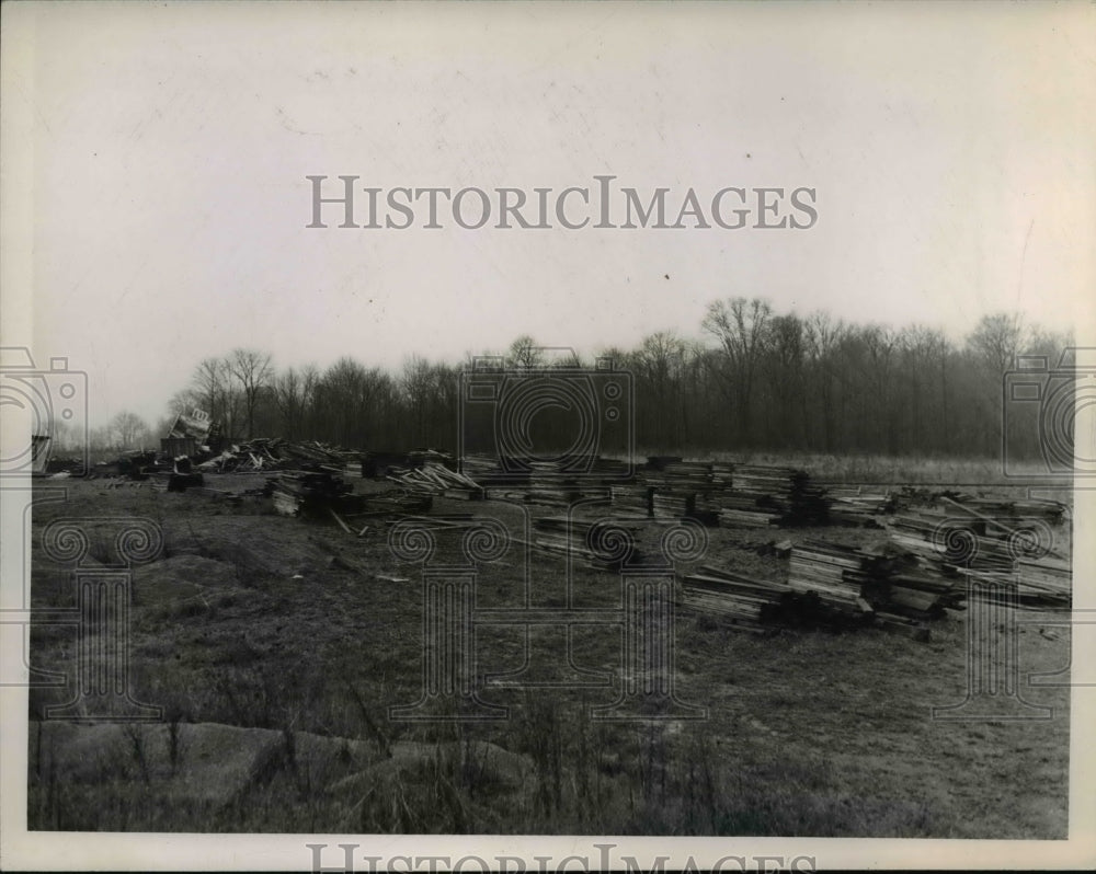 1945 Press Photo Ravenna Arsenal Lumber Boxes Salvaged from Shipping Boxes