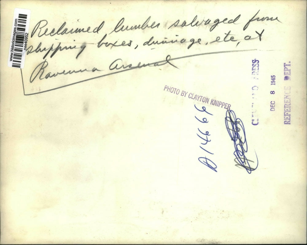 1945 Press Photo Ravenna Arsenal Lumber Boxes Salvaged from Shipping Boxes