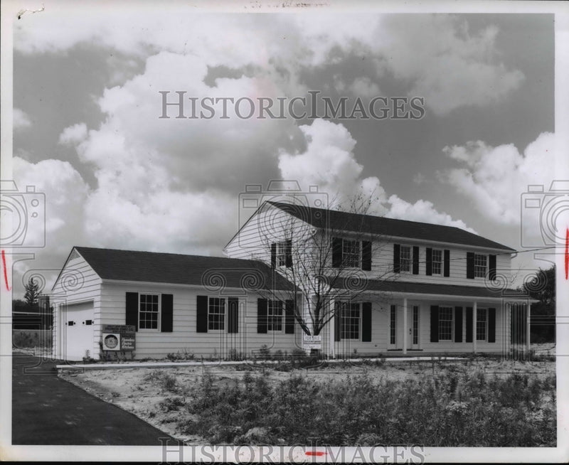 Load image into Gallery viewer, 1955 Press Photo Hildreth Construction 3356 Lander Road

