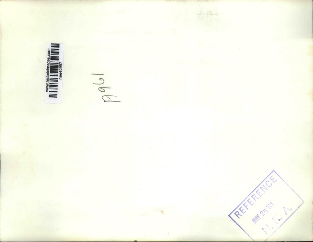 1961 Press Photo Police carry anti-polaris demonstrator, staged sit down strike