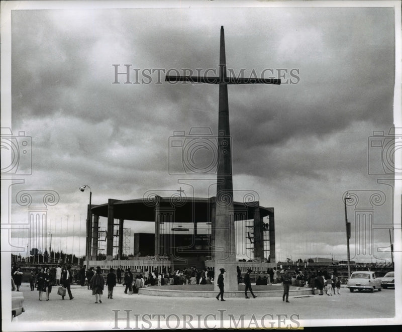 Load image into Gallery viewer, 1968 Press Photo Bogfota Columbia, International Eucharistic Congress, Pope Paul
