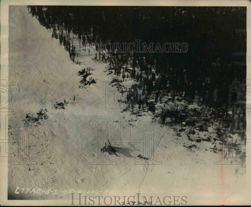 Load image into Gallery viewer, 1945 Press Photo US Coast Guard rescue marooned men in Labrador Cnaada
