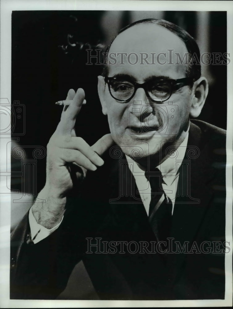 1968 Press Photo John Scali ABC:Scope: The Vietnam War Series Correspondent