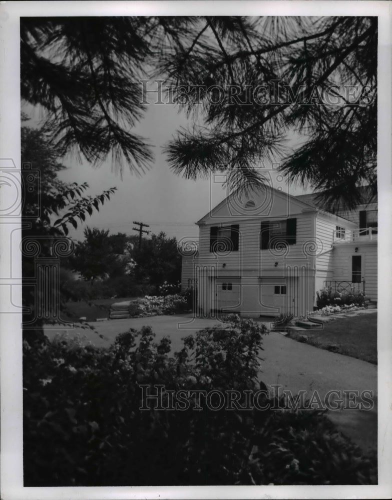1957 Press Photo House with landscaping - nee41964