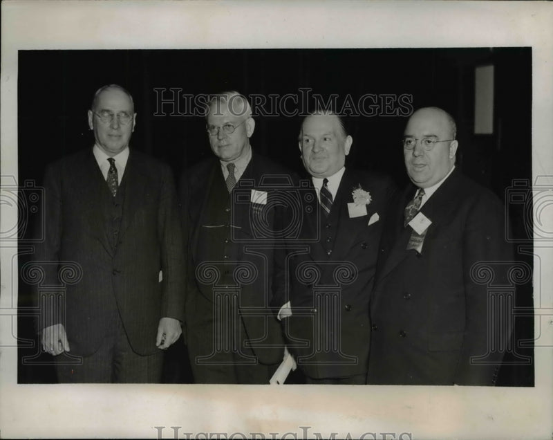 Load image into Gallery viewer, 1937 Press Photo Leaders at annual confrerence in Boston, Victor M Cutter
