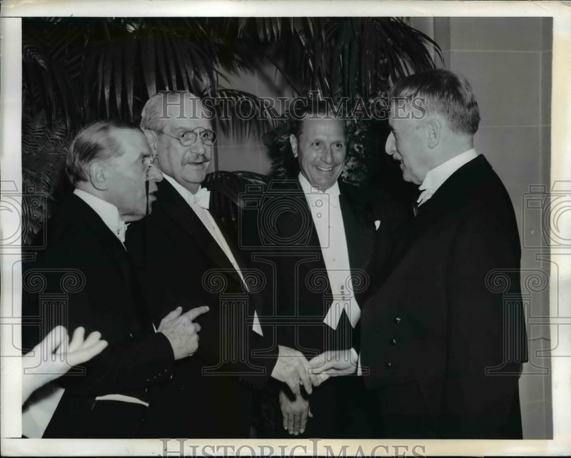 Load image into Gallery viewer, 1941 Press Photo Rep Sol Bloom, Senor Don Jose Luis Cantillo, Argentine
