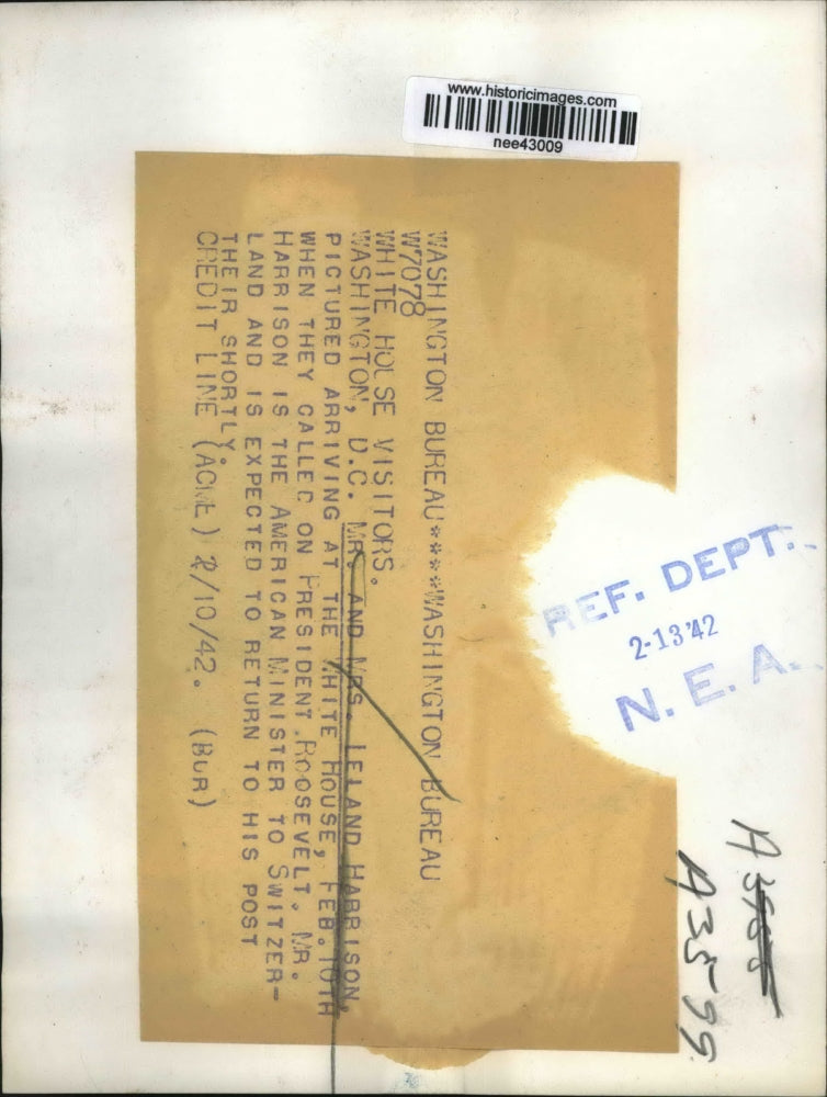 1942 Press Photo Washington DC Mr and Mrs Leland Harrison on arrival.