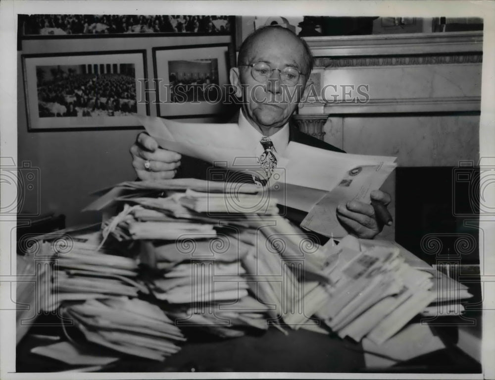 1947 Press Photo Sen. Theodore Biblo in his office, fights for Senate Seat
