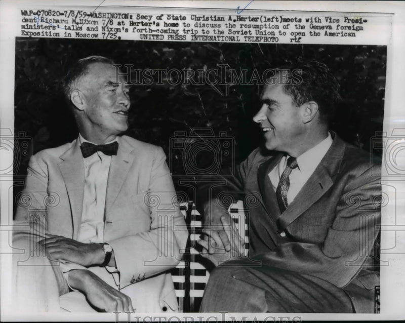 Load image into Gallery viewer, 1959 Press Photo Sec of Staet Christian A. Herter, Richard Nixon in Washington

