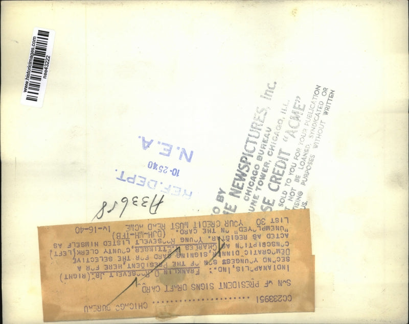 Load image into Gallery viewer, 1940 Press Photo Franklin D. Roosevelt, Jr. Charles Kettinger draft card
