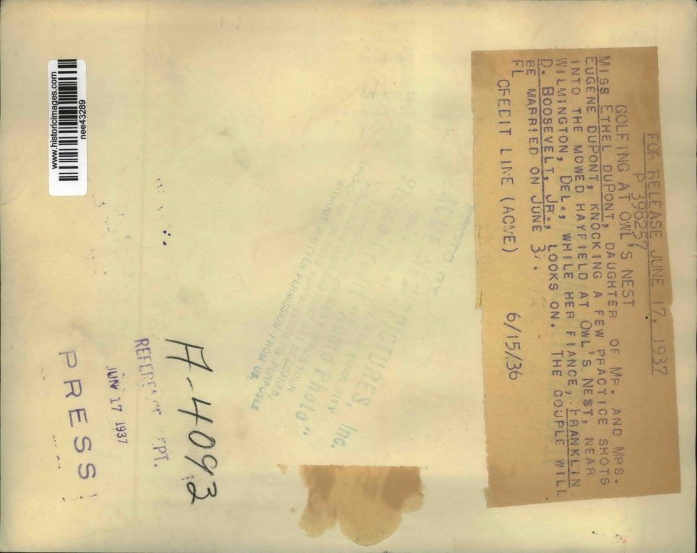 1936 Press Photo Ethel DuPont knocking a few practice shots with fiance