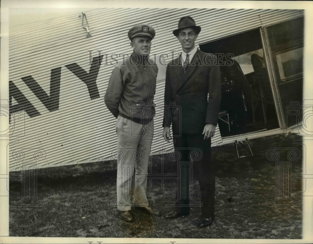 1933 Press Photo Franklin D Roosevelt Jr with pilot Lt Owens USN - nee43411