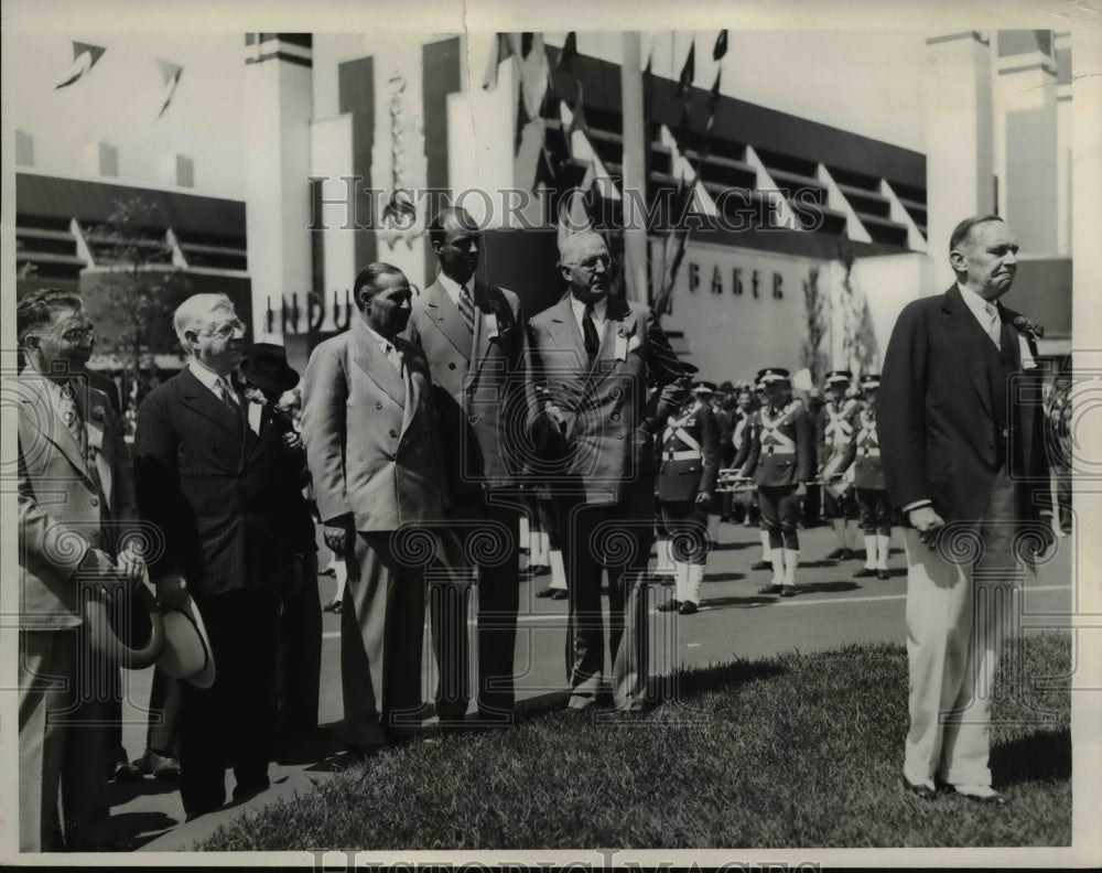 Press Photo James Roosevelt, Holiday Blossom