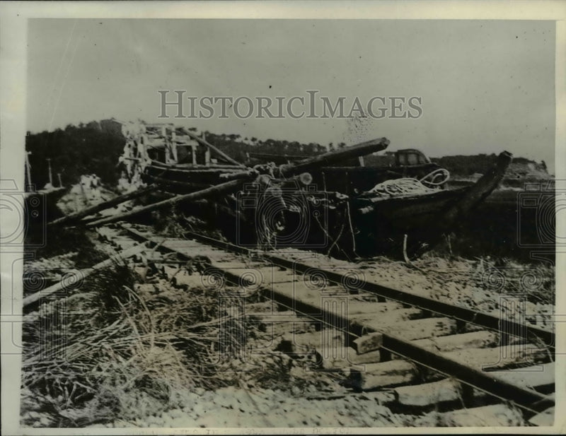 Load image into Gallery viewer, 1931 Press Photo Wreckage Tidal Wave in Japan Fishing Boat - nee43544
