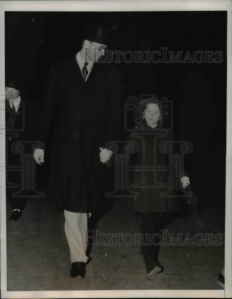 1938 Press Photo Washington DC James Roosevelt and Daughter Sara- Historic Images