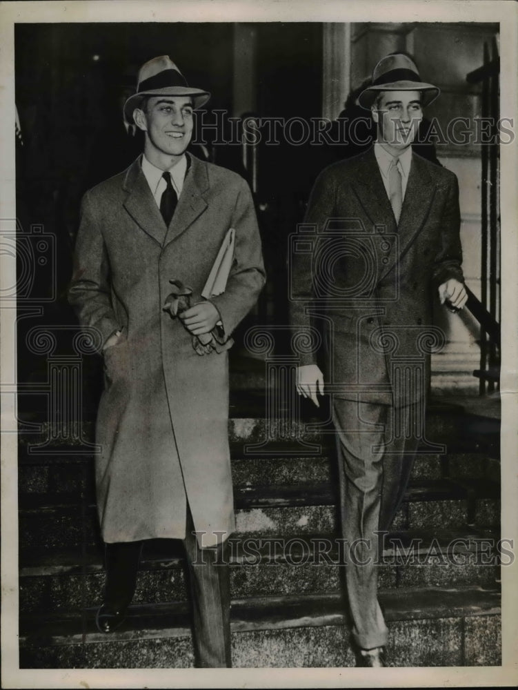 Load image into Gallery viewer, 1937 Press Photo Franklin D Roosevelt Jr Returns Home, Massachusetts January 8th
