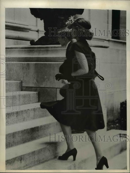 1943 Press Photo William Roosevelt and Elizabeth Winsor Juvenile Courthouse