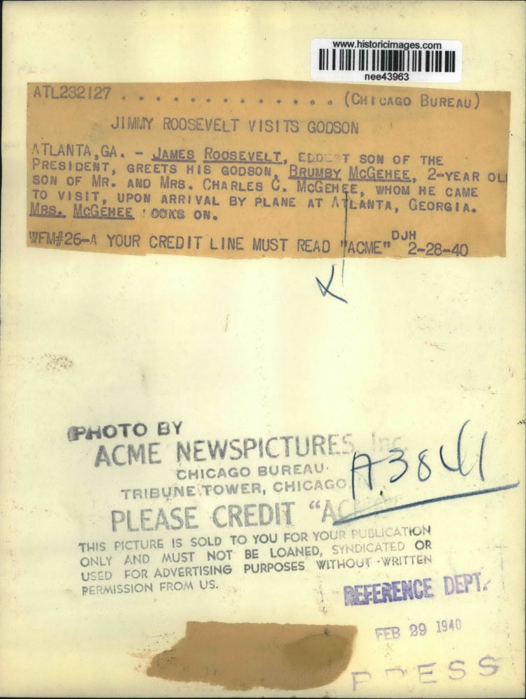 1940 Press Photo Atlanta Ga James Roosevelt greets his Godson Brumby McGehee.