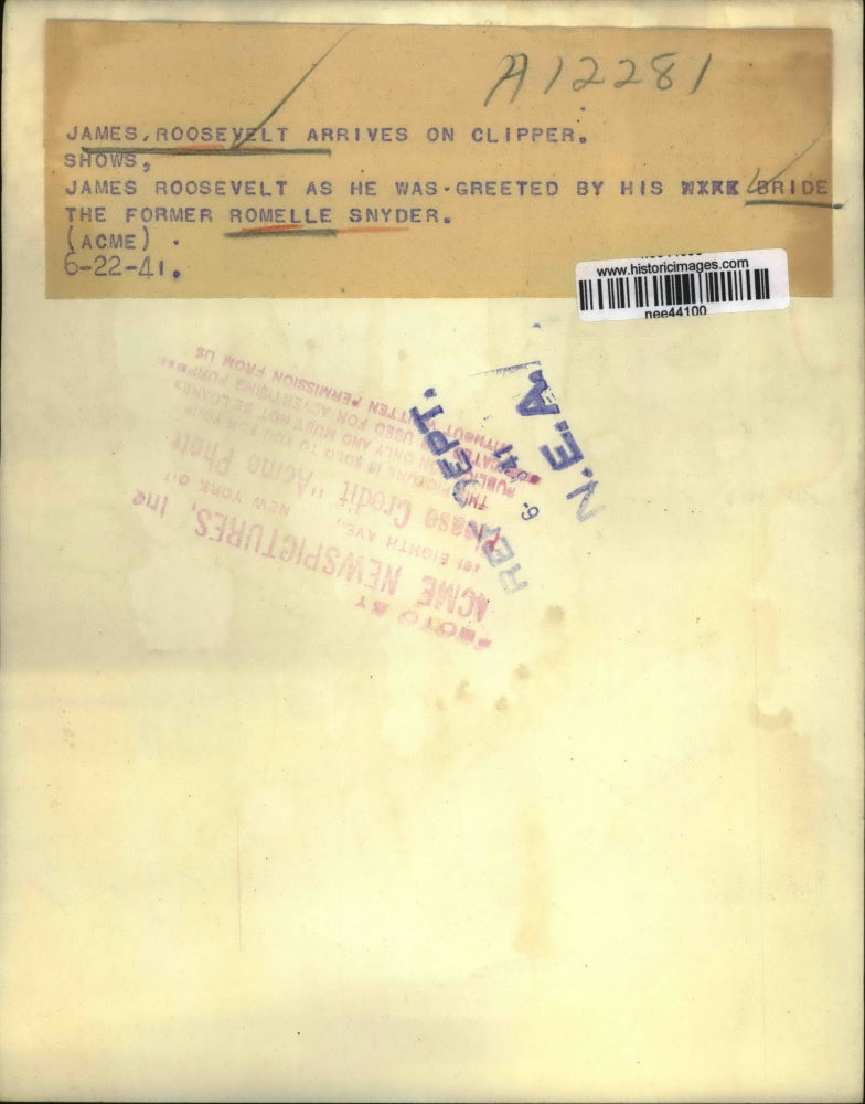 1941 Press Photo James Roosevelt, Roselle Synder arrive on Clipper - nee44100