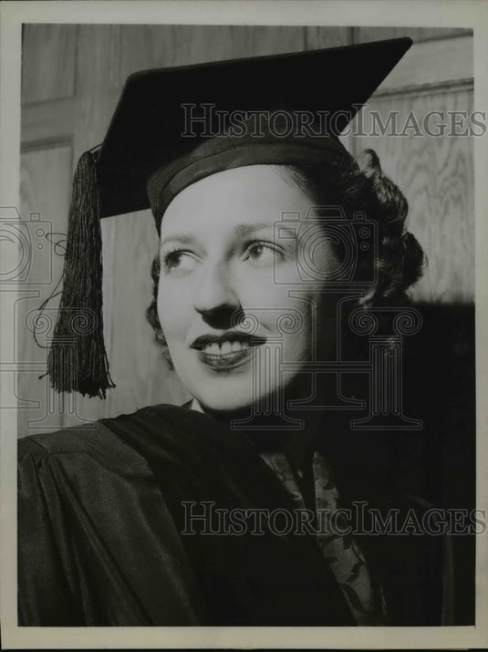 1943 Press Photo Mrs. Bernice Neugarten Chicago Doctor of Philosophy Degree