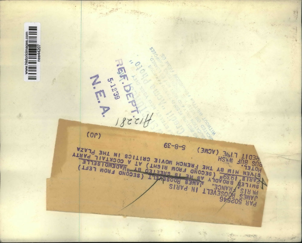 1939 Press Photo Paris France James Roosevelt smiles at Mademoiselle Paris 1939