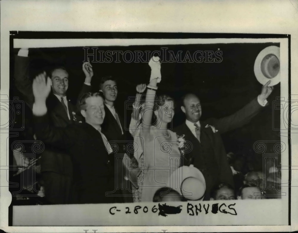 1932 Press Photo Chicago Daughter and sons of Gov Roosevelt cheering.