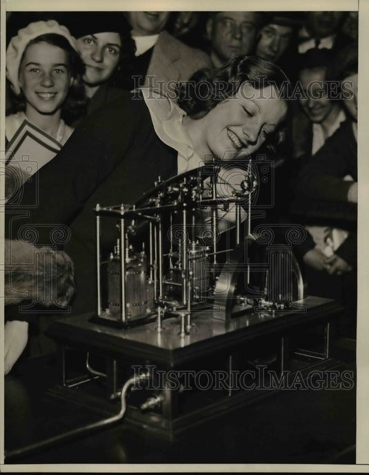 1933 Press Photo Ford Exposition of Progress depicting 30 yrs development.