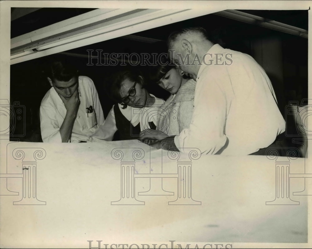 1966 Press Photo John Madigan - nee44775