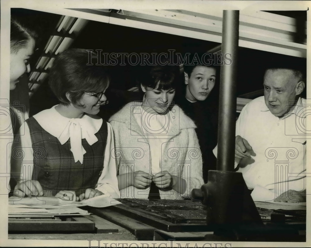 1966 Press Photo John Madigan - nee44778