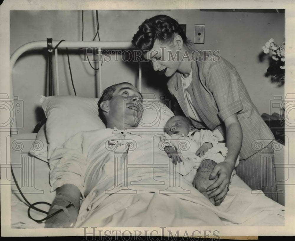 1945 Press Photo New York, William Joseph Morrow Ill In Brooklyn Navy Hospital