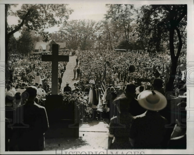 Load image into Gallery viewer, 1938 Press Photo Washington D.C Cathedral Amphitheater May 22, World War Dead.
