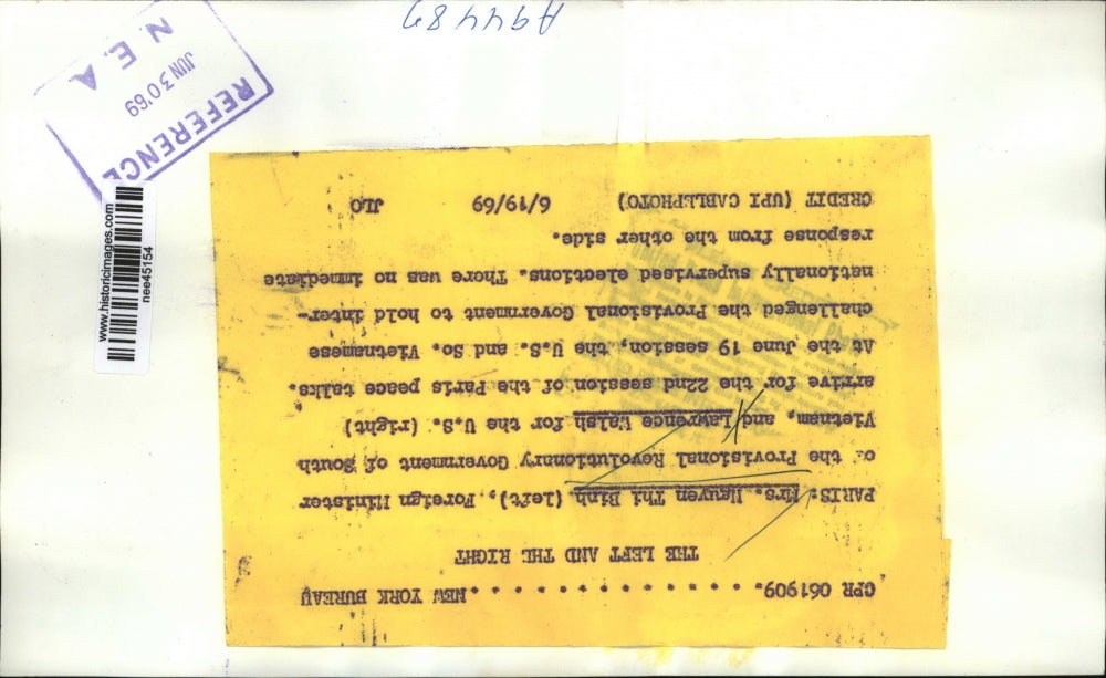 1969 Press Photo S. Vietnam leader Mrs Binh(L) & Lawrence Walsh US, peace talks