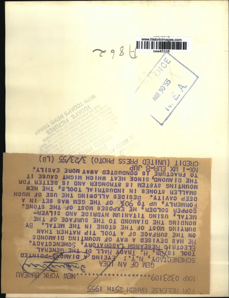 1955 Press Photo Dr. H. Tracy Hall Looks Diamond-Tipped Tool w Magnifying Glass