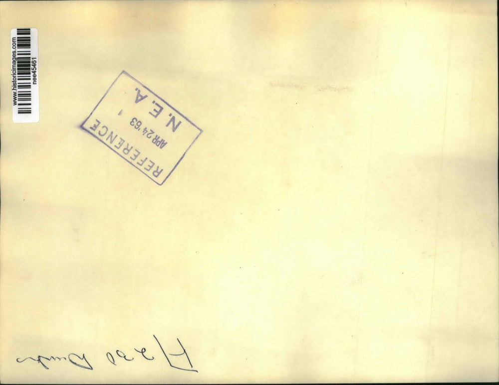 1943 Press Photo Ducks Take Off From Wind Swept Dock At The Yacht Club