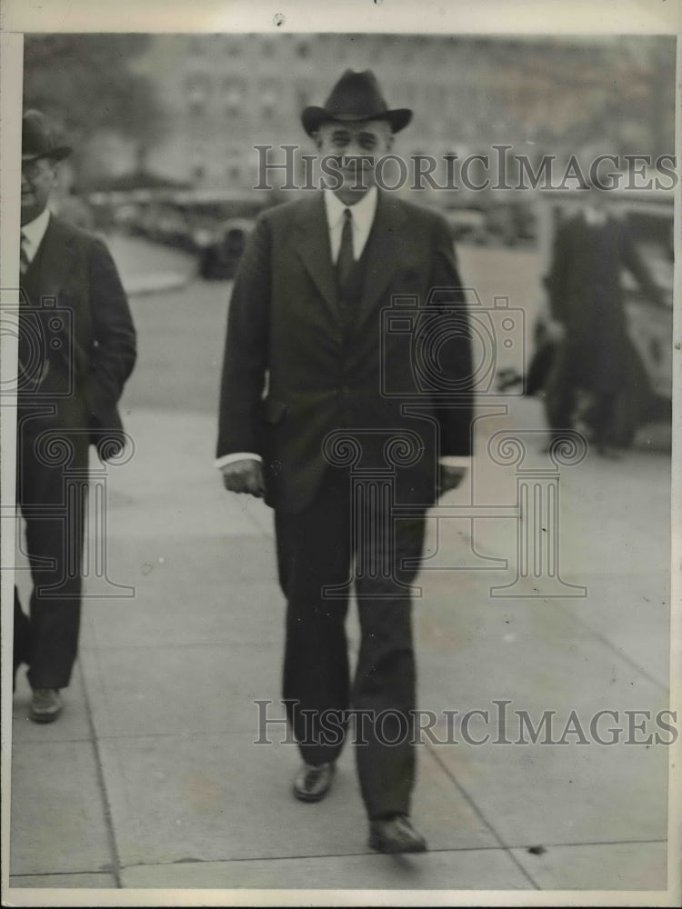 1932 Press Photo Senator Hawes Shown as he returned to his office in Missouri