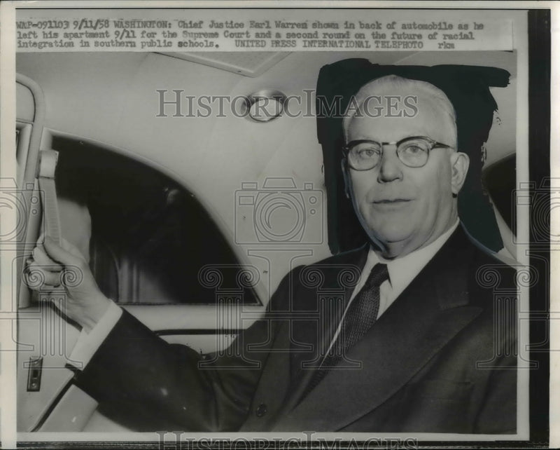 Load image into Gallery viewer, 1958 Press Photo California Governor Earl Warren - nee46010
