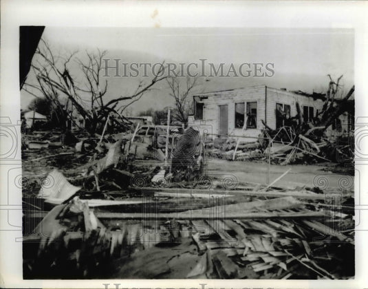 1971 Press Photo Inverness Miss. New day dawns over devastated town.