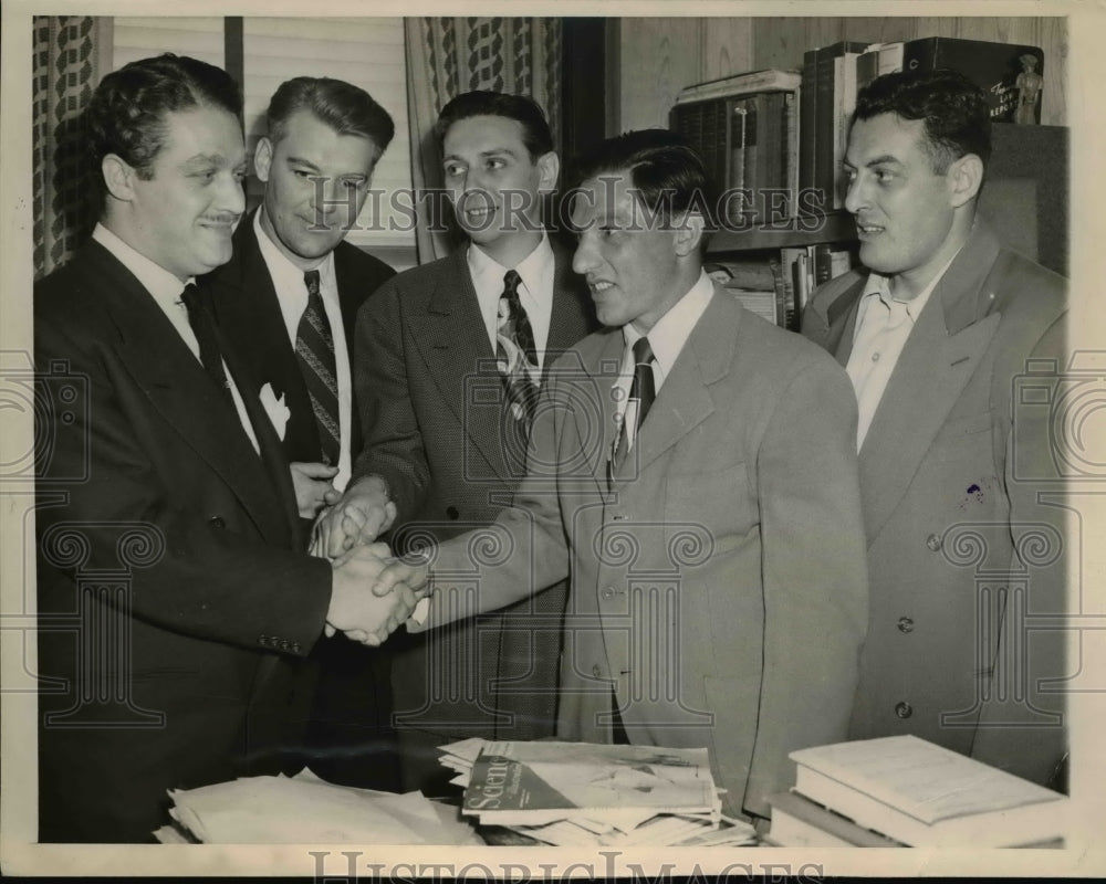 1948 Press Photo Cleared of Murder Charges Austin, Jacobs, Sinneneberg & Shapiro